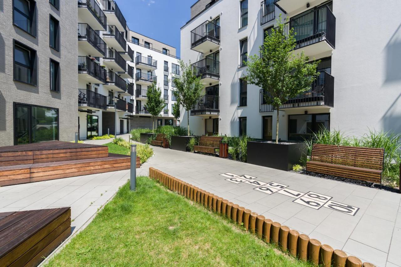 Esencja Apartments With Free Parking Garbary 104 By Noclegi Renters ポズナン エクステリア 写真