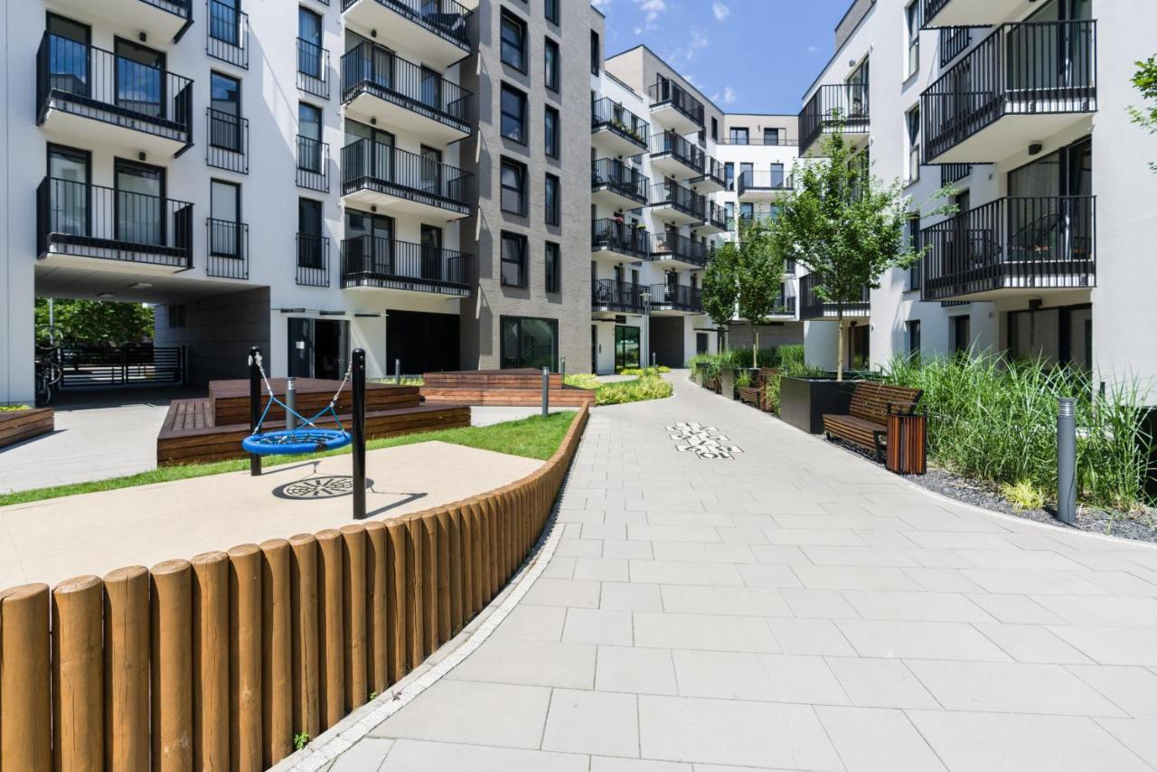 Esencja Apartments With Free Parking Garbary 104 By Noclegi Renters ポズナン エクステリア 写真