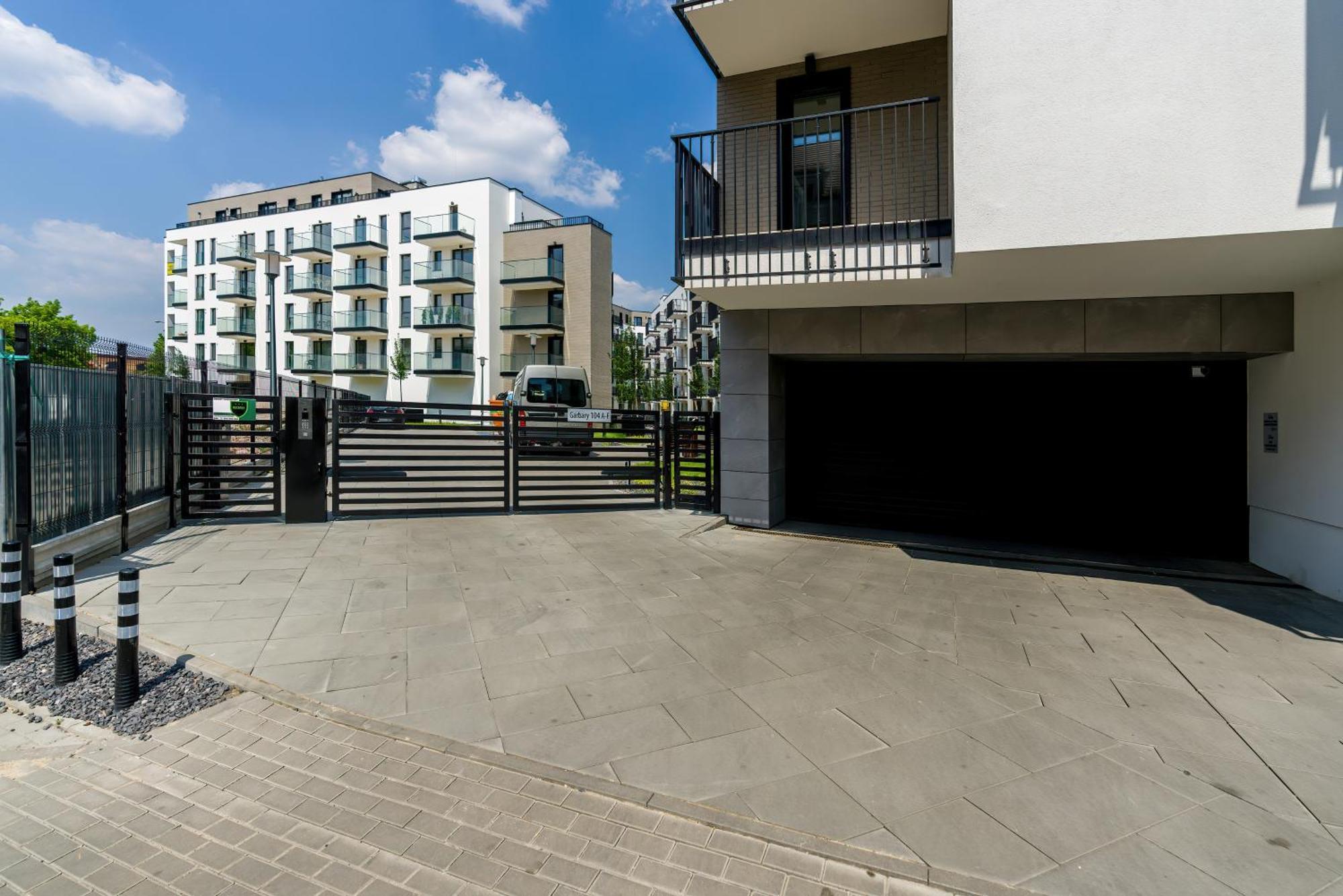 Esencja Apartments With Free Parking Garbary 104 By Noclegi Renters ポズナン エクステリア 写真