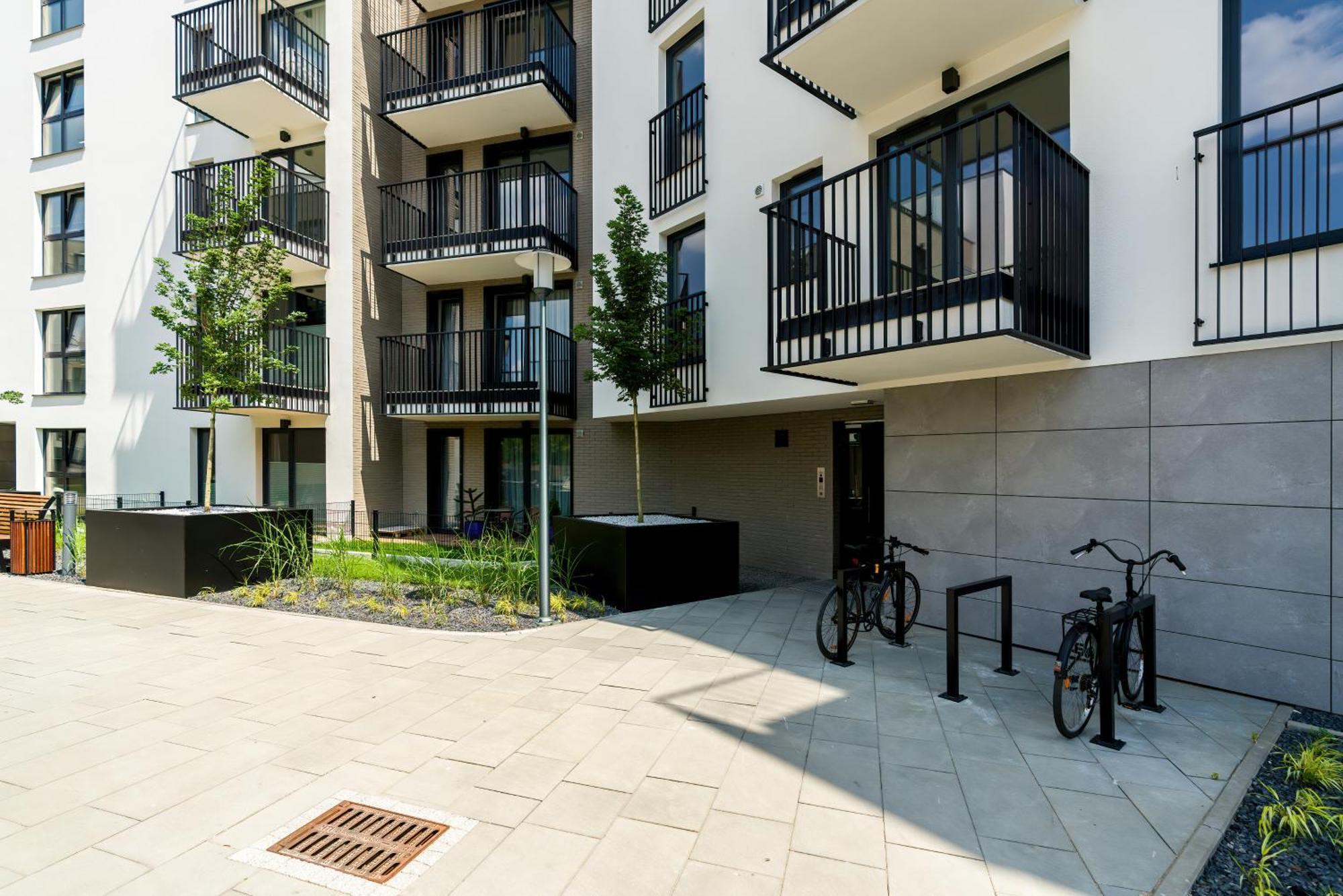 Esencja Apartments With Free Parking Garbary 104 By Noclegi Renters ポズナン エクステリア 写真