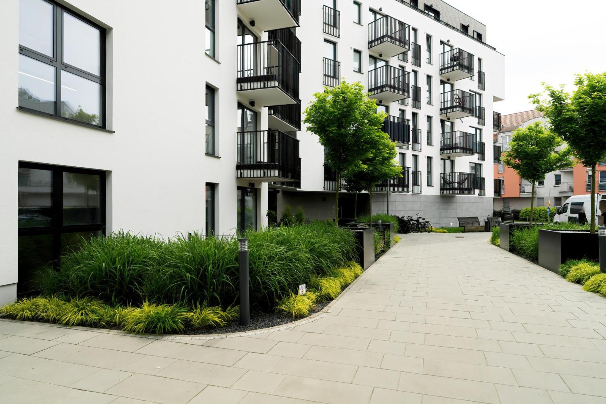 Esencja Apartments With Free Parking Garbary 104 By Noclegi Renters ポズナン エクステリア 写真